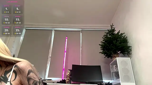 Snapshot of KizzieSherbert chatting on March 27, 1:44 pm KizzieSherbert online show from March 27, 1:44 pm