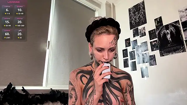 KizzieSherbert online show from June 16, 11:24 am