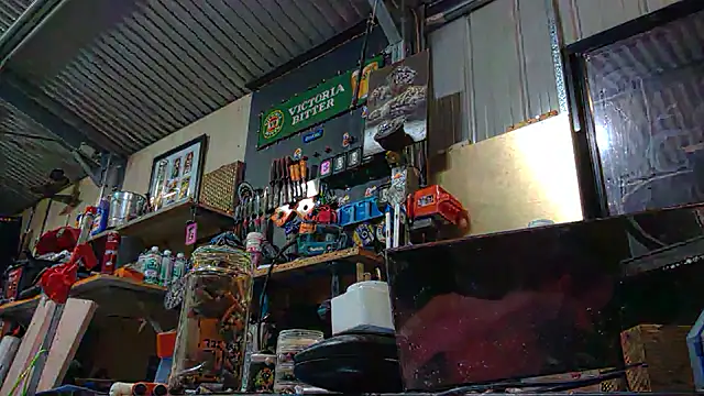 Snapshot of wasntevenme chatting on April 4, 10:46 am wasntevenme online show from April 4, 10:46 am