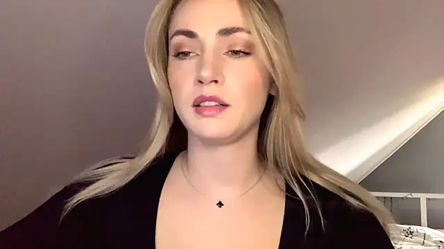 ScarlettSensitive online show from May 4, 2:24 pm