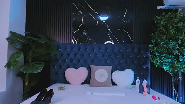 EllieKnights online show from March 22, 8:01 pm