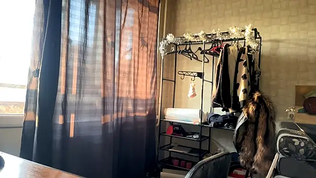 Snapshot of AnnyLadger chatting on April 2, 4:26 pm AnnyLadger online show from April 2, 4:26 pm