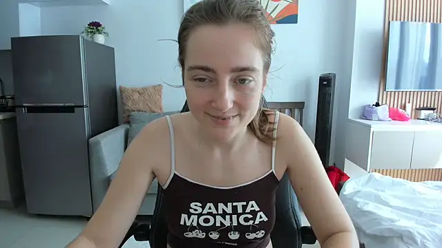 Snapshot of LiaSasha chatting on March 10, 5:56 am LiaSasha online show from March 10, 5:56 am