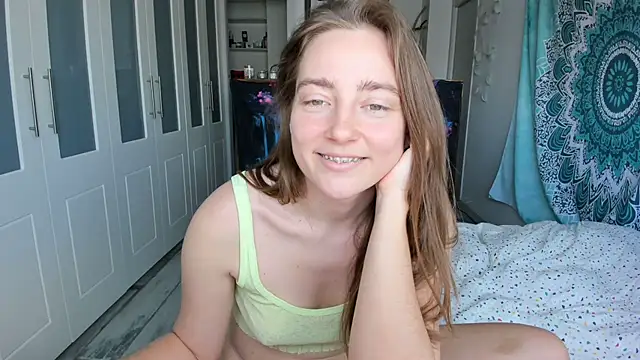 Snapshot of LiaSasha chatting on May 12, 1:19 pm LiaSasha online show from May 12, 1:19 pm