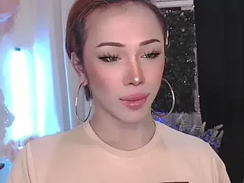 Snapshot of Ms_amor_powers_ts chatting on March 12, 8:31 am Ms amor powers ts online show from March 12, 8:31 am