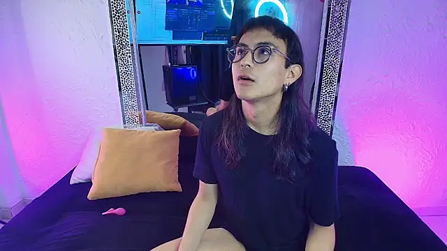 SweetObsidian boy online show from April 2, 1:42 pm