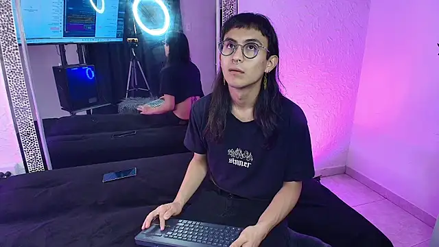 SweetObsidian boy online show from April 4, 1:08 pm