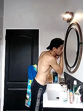 Snapshot of LiL-DRapXXX chatting on March 17, 9:34 am LiL-DRapXXX online show from March 17, 9:34 am