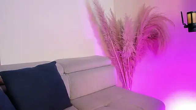 Snapshot of Farah_Stone chatting on March 13, 12:12 pm Farah Stone online show from March 13, 12:12 pm