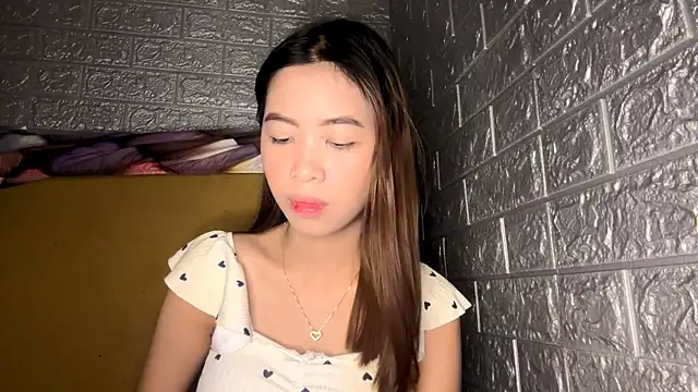 Snapshot of EunaBarretto chatting on March 18, 5:10 am EunaBarretto online show from March 18, 5:10 am