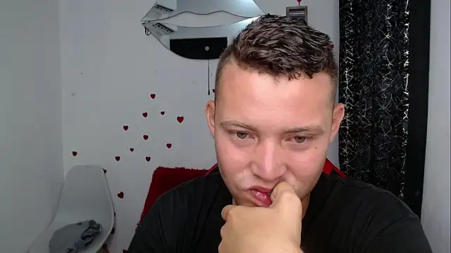 Snapshot of sven_fox723 chatting on March 29, 2:06 pm sven fox723 online show from March 29, 2:06 pm