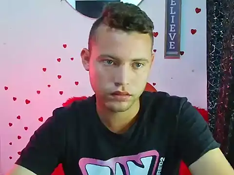 sven fox723 online show from May 11, 3:07 pm