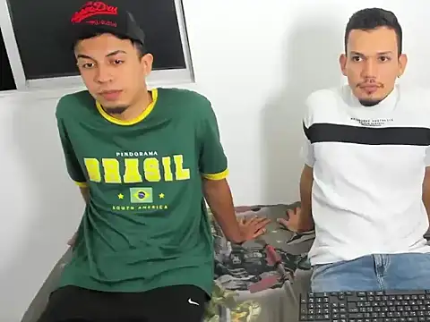 Snapshot of Jason_and_diego chatting on March 16, 3:45 am Jason and diego online show from March 16, 3:45 am