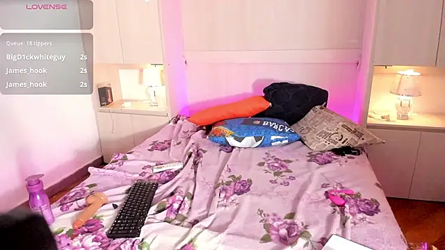 Snapshot of AvaJamess chatting on March 28, 8:03 am AvaJamess online show from March 28, 8:03 am