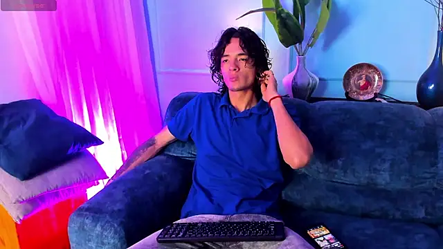 Snapshot of Skinny_Mac chatting on March 23, 2:21 pm Skinny Mac online show from March 23, 2:21 pm