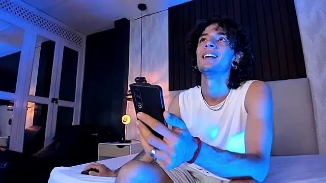 Snapshot of Skinny_Mac chatting on March 24, 1:27 pm Skinny Mac online show from March 24, 1:27 pm