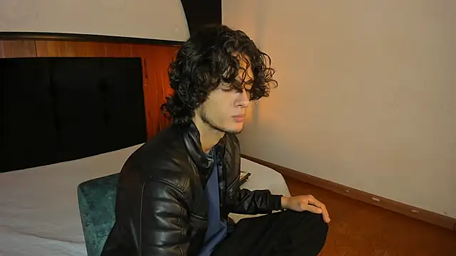 Snapshot of Skinny_Mac chatting on April 2, 1:53 pm Skinny Mac online show from April 2, 1:53 pm