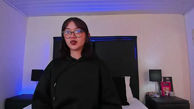 LilithBluum online show from March 24, 11:26 am