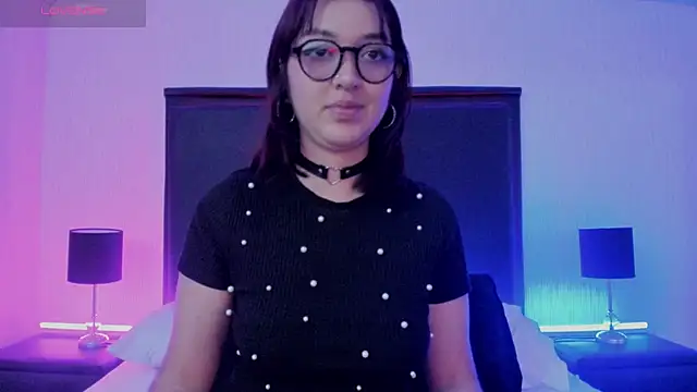 Snapshot of LilithBluum chatting on May 12, 6:27 pm LilithBluum online show from May 12, 6:27 pm
