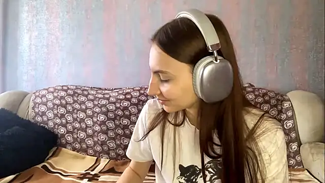 Snapshot of AlisaBloom chatting on March 15, 10:10 am AlisaBloom online show from March 15, 10:10 am