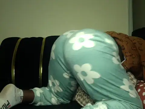 Snapshot of Sexxybella_ chatting on April 28, 3:22 am Sexxybella online show from April 28, 3:22 am