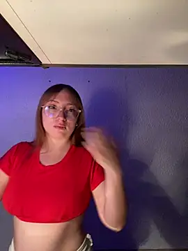 Snapshot of Milaac_ chatting on March 10, 1:43 am Milaac online show from March 10, 1:43 am