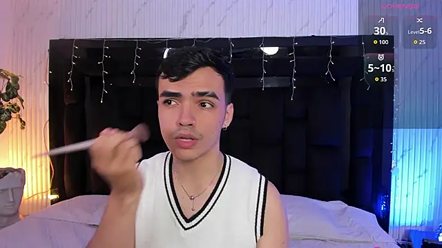 Snapshot of NicoKinggs_ chatting on March 12, 12:11 pm NicoKinggs online show from March 12, 12:11 pm