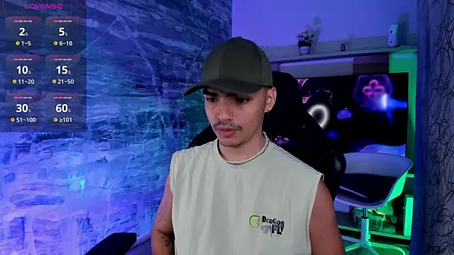 Snapshot of NicoKinggs_ chatting on March 21, 12:54 pm NicoKinggs online show from March 21, 12:54 pm