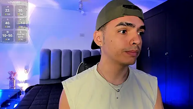 Snapshot of NicoKinggs_ chatting on March 29, 1:44 pm NicoKinggs online show from March 29, 1:44 pm