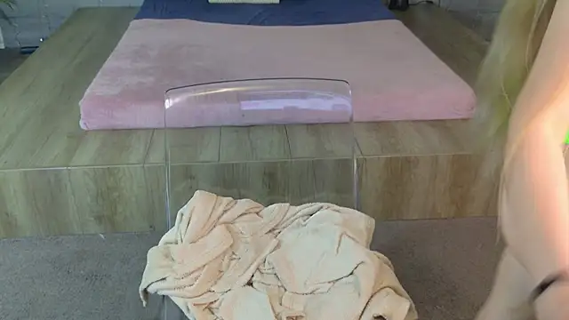 IceBlueBabe online show from April 29, 7:53 pm