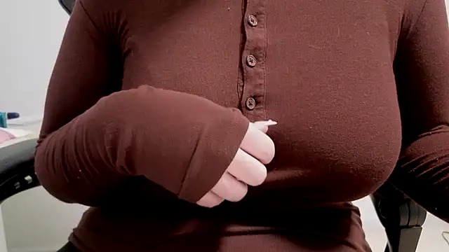 Snapshot of blaire_noelle chatting on March 24, 8:47 pm blaire noelle online show from March 24, 8:47 pm