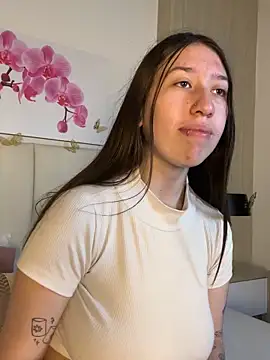 Snapshot of AmberVegaa chatting on April 1, 1:41 pm AmberVegaa online show from April 1, 1:41 pm