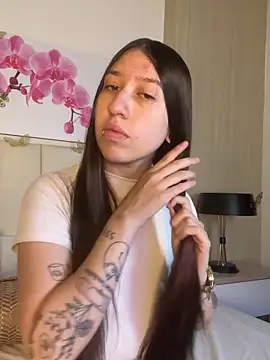 Snapshot of AmberVegaa chatting on April 2, 1:20 pm AmberVegaa online show from April 2, 1:20 pm