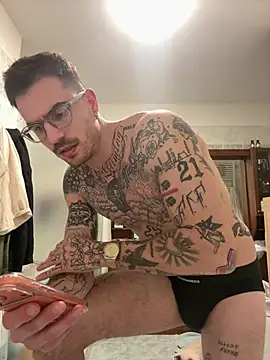 Snapshot of matC_of chatting on March 17, 10:35 pm matC of online show from March 17, 10:35 pm