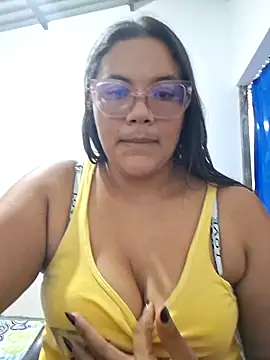 monicarokaforte online show from March 12, 4:18 am