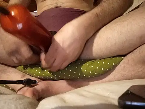 Snapshot of cock8992 chatting on April 3, 10:08 pm cock8992 online show from April 3, 10:08 pm