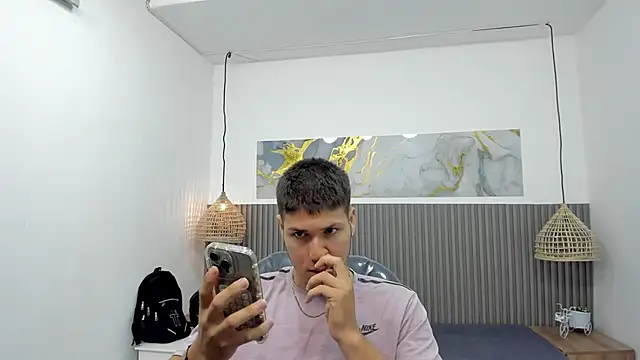 Snapshot of AlessandroFranco chatting on March 20, 3:28 pm AlessandroFranco online show from March 20, 3:28 pm