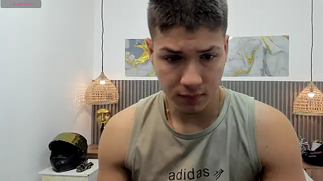 Snapshot of AlessandroFranco chatting on March 29, 1:22 pm AlessandroFranco online show from March 29, 1:22 pm