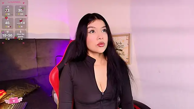 emelyporch online show from April 4, 8:06 pm