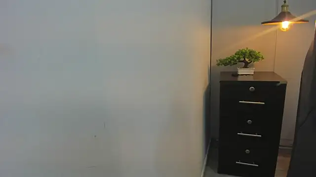 Snapshot of zakia_grundy chatting on March 26, 2:06 am zakia grundy online show from March 26, 2:06 am