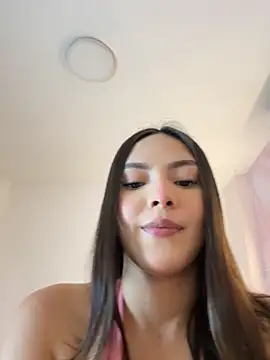 Adalyn Cute online show from May 17, 11:39 am