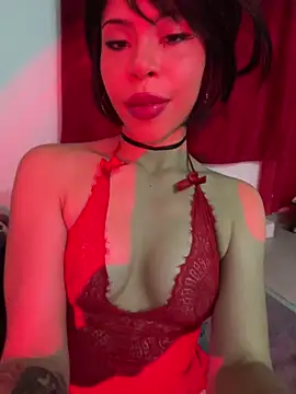 Snapshot of MiaReidd chatting on April 4, 11:08 am MiaReidd online show from April 4, 11:08 am