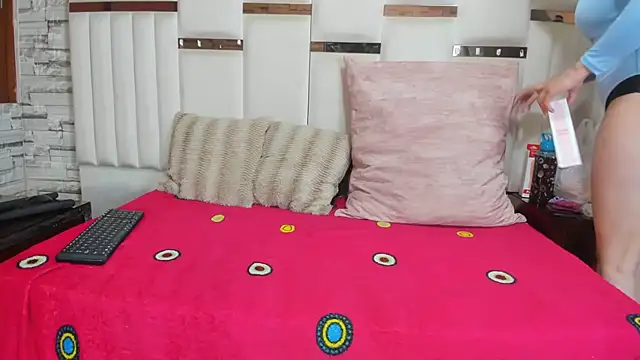 Snapshot of Alaia_Blosson chatting on March 23, 12:42 pm Alaia Blosson online show from March 23, 12:42 pm