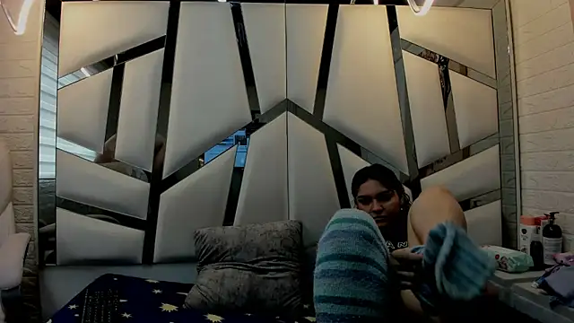 Snapshot of Alaia_Blosson chatting on March 31, 1:33 pm Alaia Blosson online show from March 31, 1:33 pm