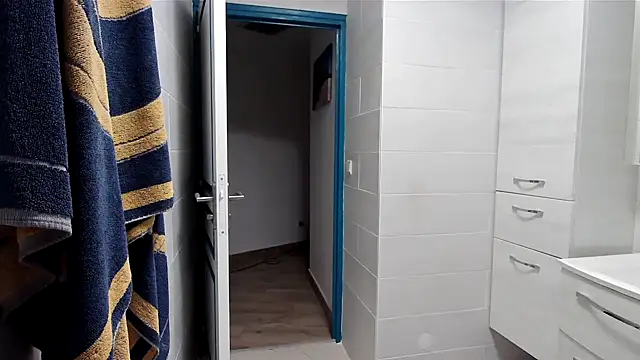 Snapshot of Gaston6666 chatting on March 12, 7:20 pm Gaston6666 online show from March 12, 7:20 pm