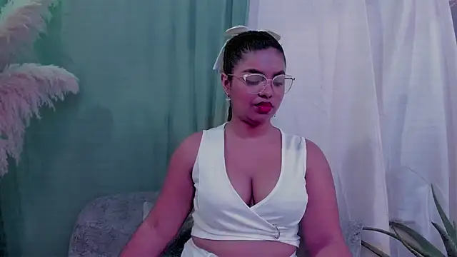 Snapshot of ZoeyMonroe_ chatting on April 15, 3:13 am ZoeyMonroe online show from April 15, 3:13 am