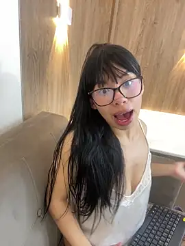 Snapshot of Queen_Chanel_XXX chatting on March 17, 8:12 pm Queen Chanel XXX online show from March 17, 8:12 pm