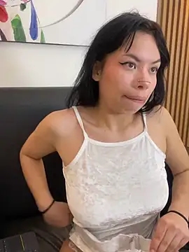 Snapshot of Queen_Chanel_XXX chatting on April 1, 8:06 pm Queen Chanel XXX online show from April 1, 8:06 pm