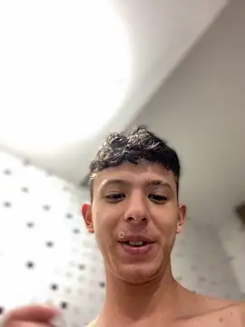 Snapshot of Daniel_Roy chatting on March 16, 5:44 am Daniel Roy online show from March 16, 5:44 am