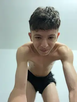 Snapshot of Daniel_Roy chatting on March 19, 6:39 am Daniel Roy online show from March 19, 6:39 am